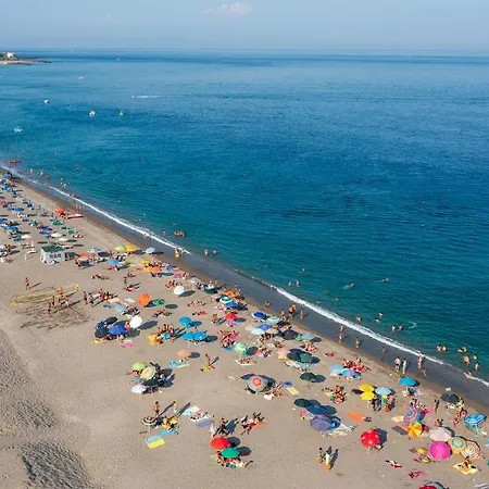 Greta Marisa Giardini-Naxos